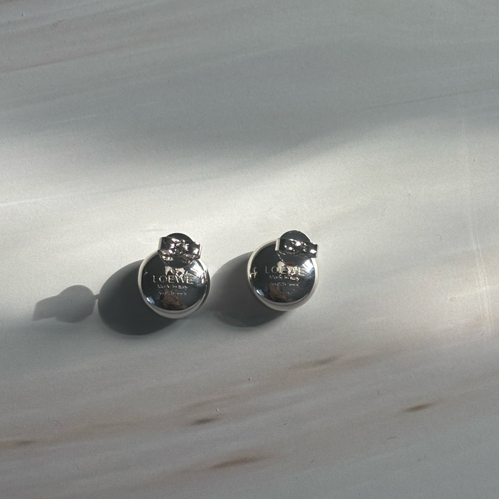 Loewe Anagram Pebble Stud Earrings in Sterling Silver - Picture 4 of 5